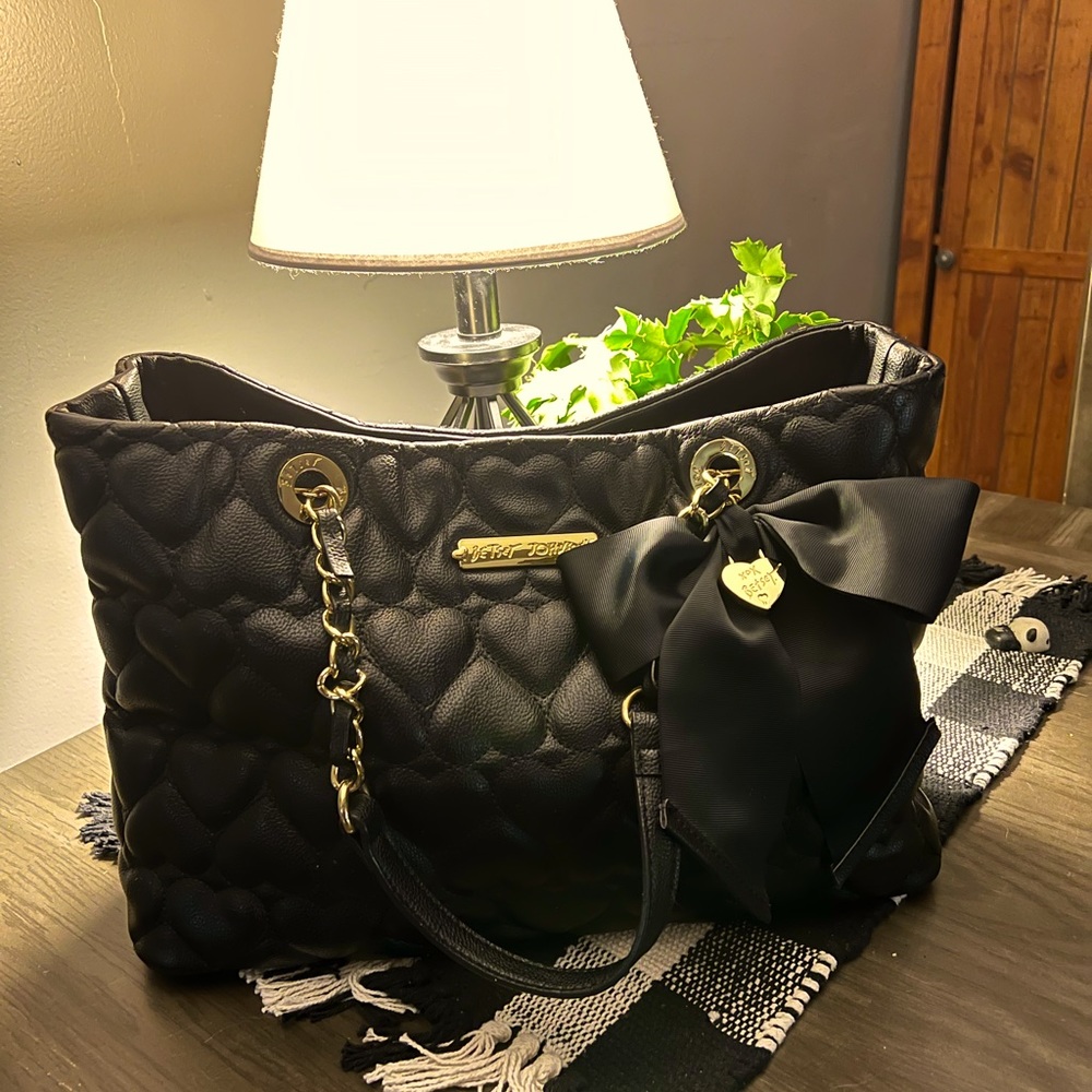 Cute Betsey Johnson Handbag ❤️